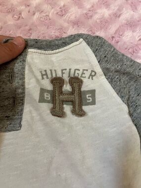 Tommy Hilfiger XS cropped Tee with 'H' Patch - White & Gray